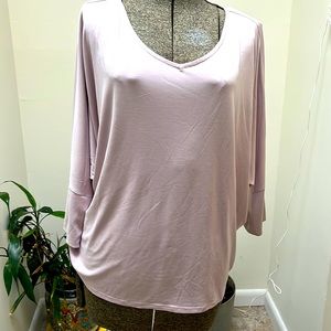 Chicos 3/4 sleeve top. Pale mauvy pink.